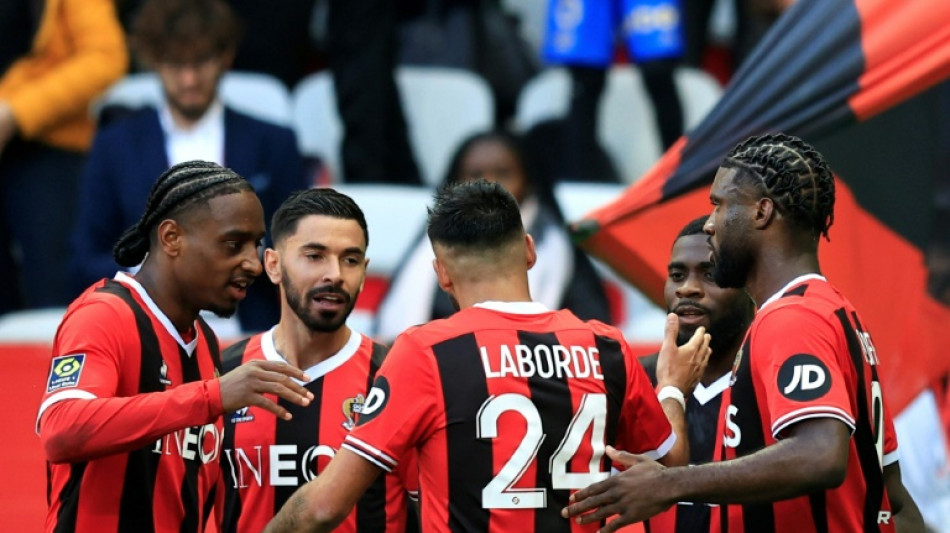 Nice vence Toulouse e segue na cola do líder PSG no Campeonato Francês