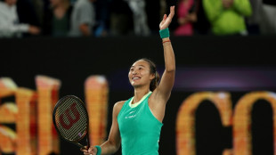 Zheng vence Yastremska e vai enfrentar Sabalenka na final do Aberto da Austrália