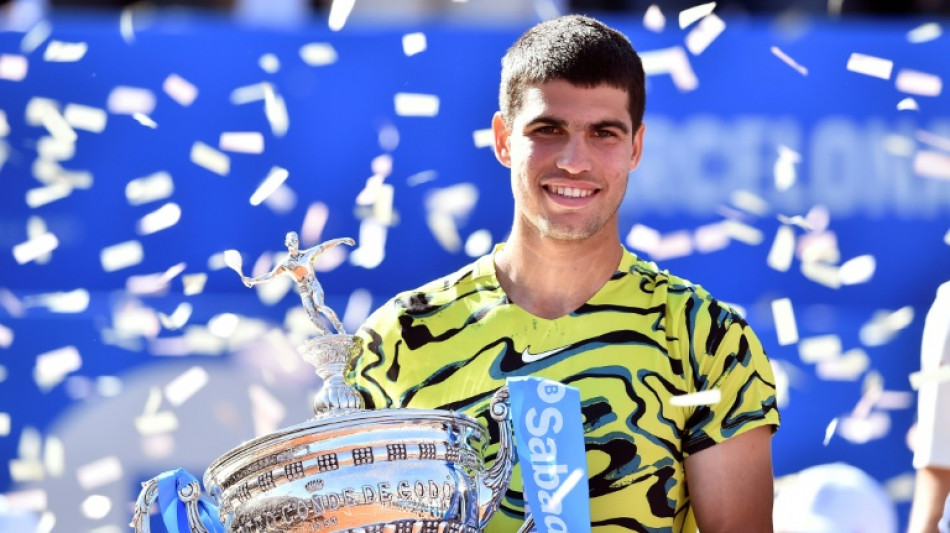 Alcaraz vence Tsitsipas e é bicampeão do ATP de Barcelona