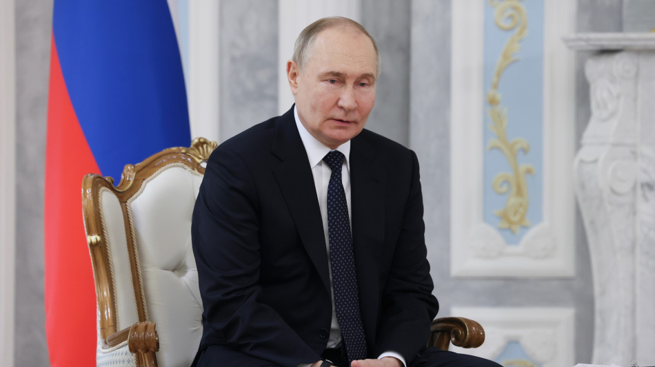 Putin, mandato Zelensky finito, Kiev dica con chi trattare