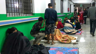 Al menos 132 muertos por un sismo en Nepal